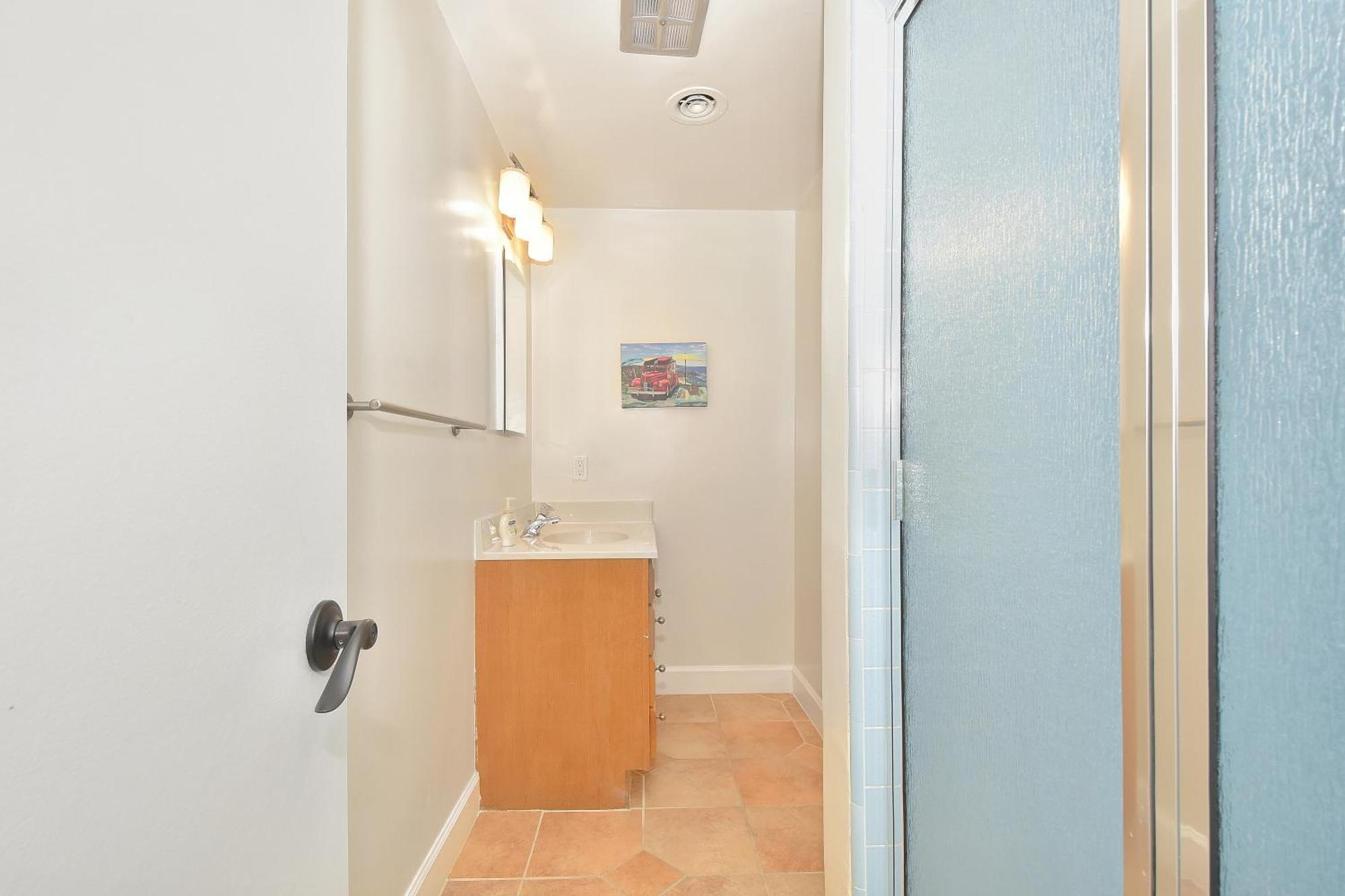 925 W Bay Ave Holiday home *