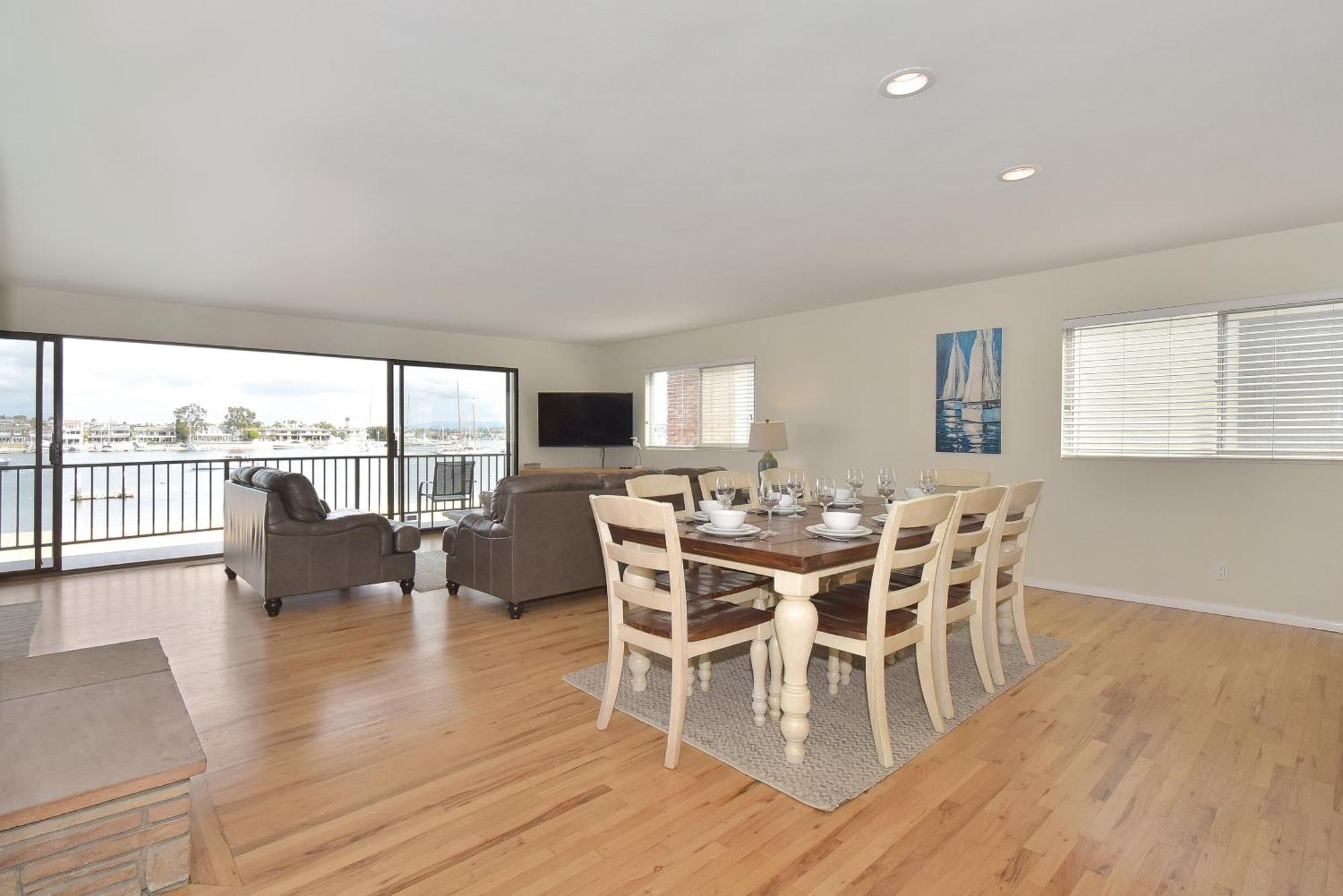 925 W Bay Ave * Newport Beach