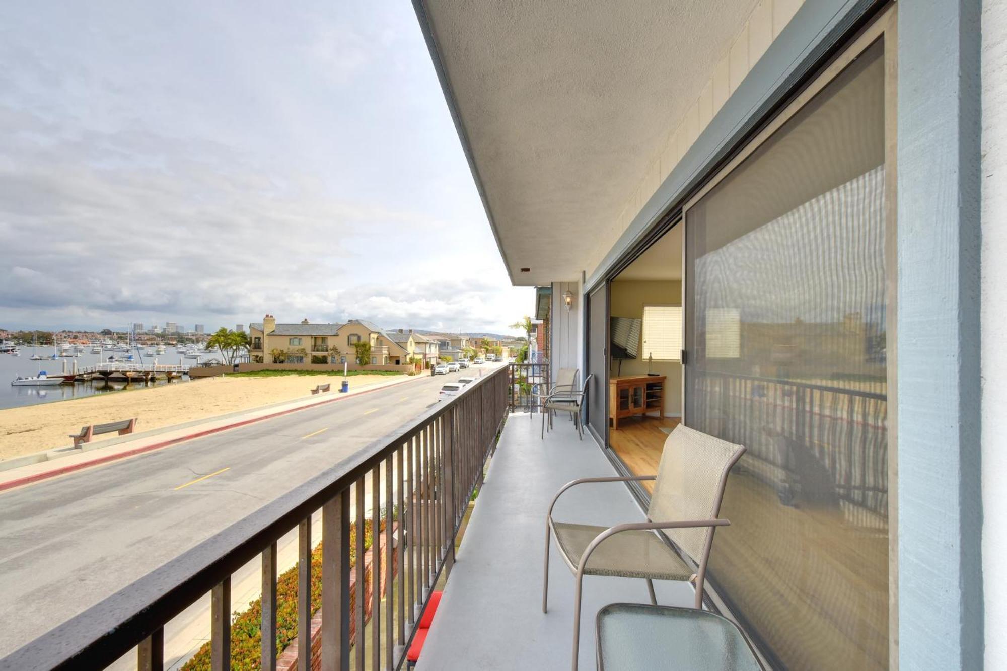 925 W Bay Ave * Newport Beach