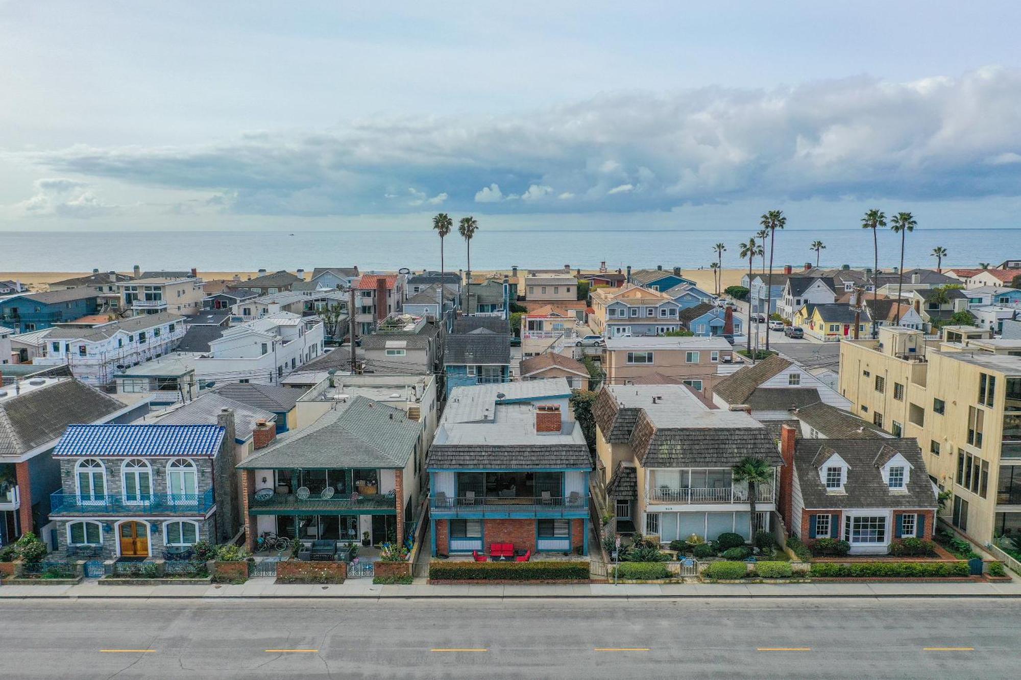 925 W Bay Ave Newport Beach