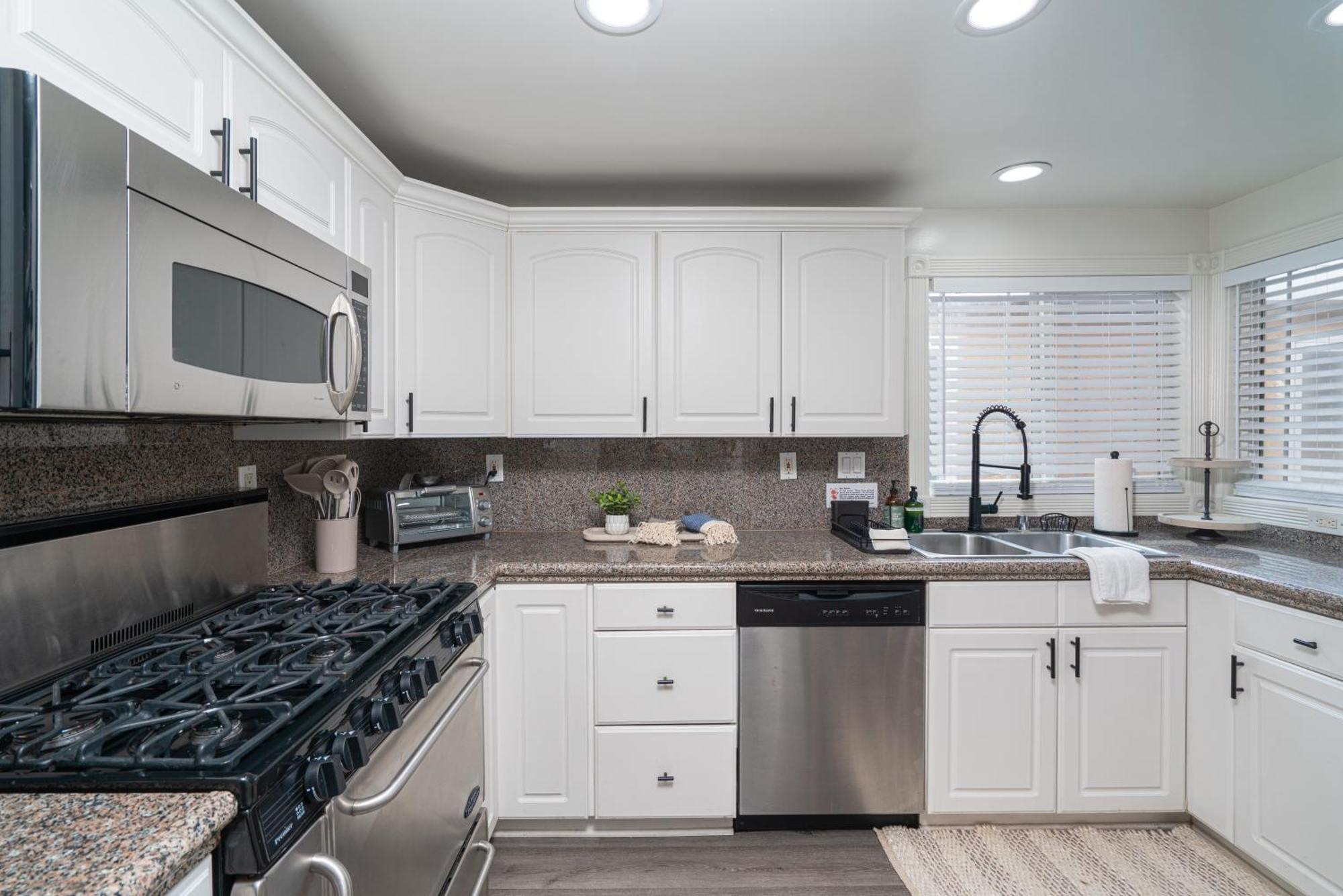 4821 River Ave Newport Beach