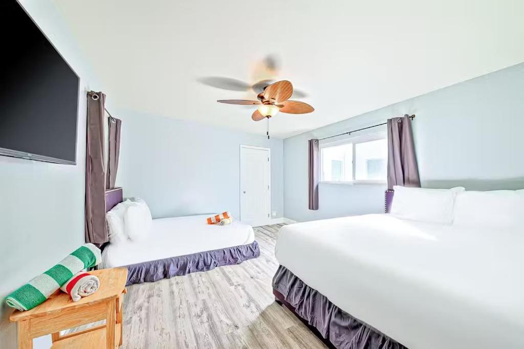 Balboa Peninsula Hidden Gem With Private Balcony & Stunning Views Newport Beach