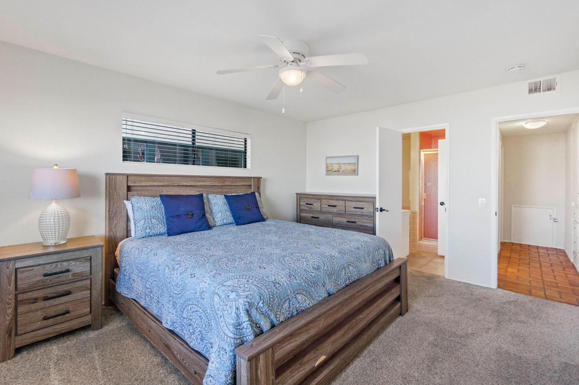 925 W Bay Ave Newport Beach