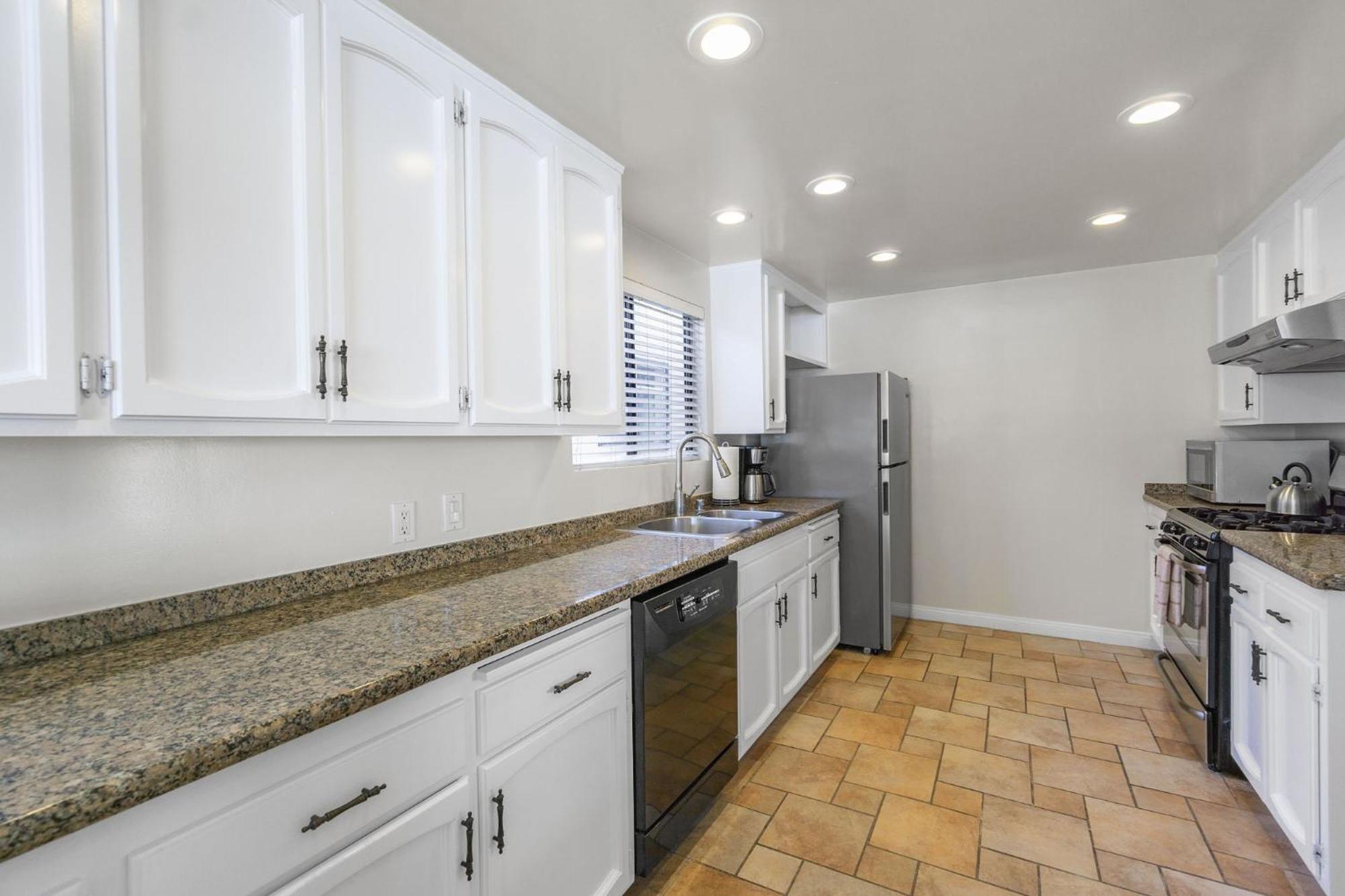 925 W Bay Ave Holiday home