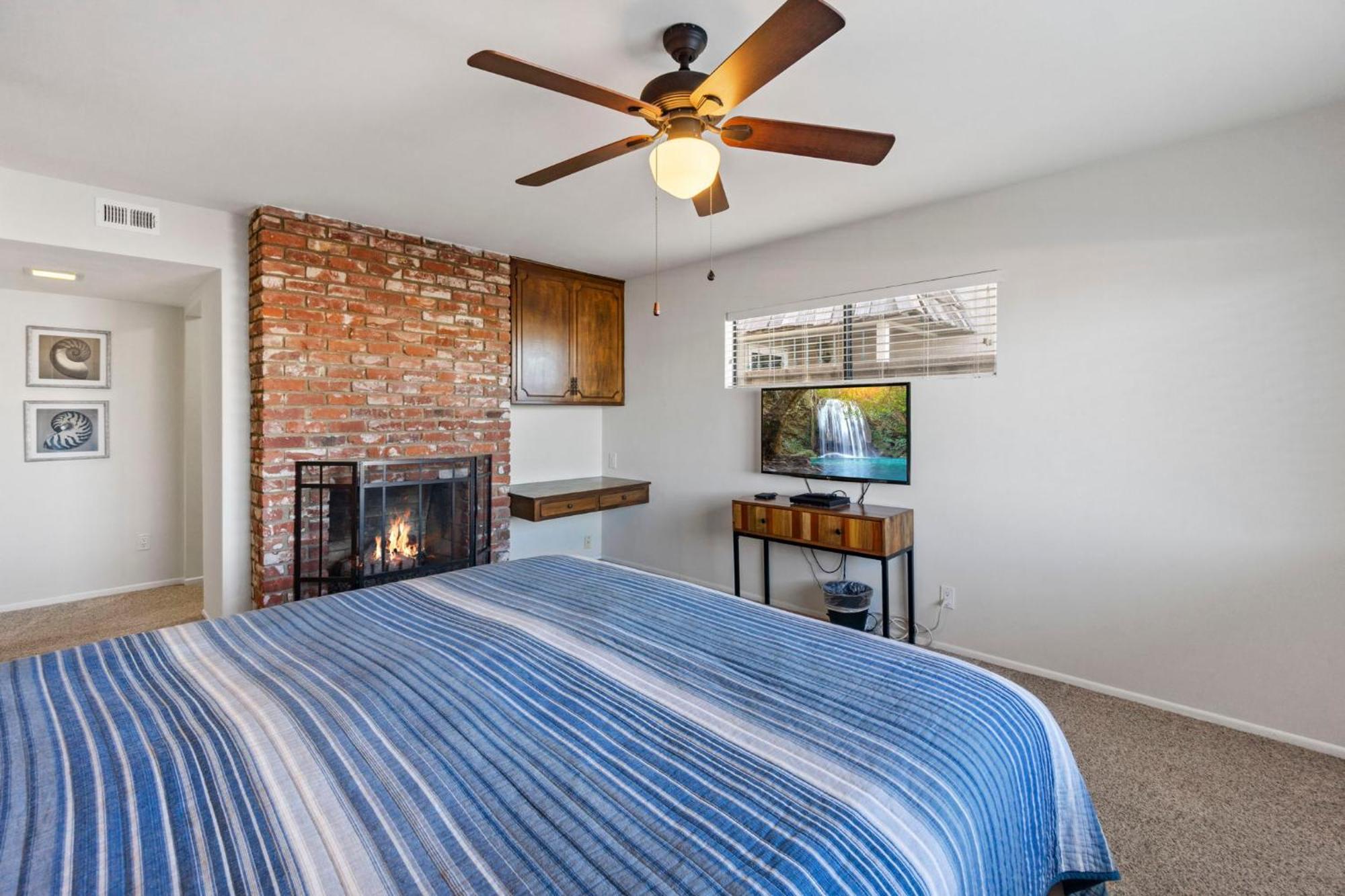 925 W Bay Ave * Newport Beach