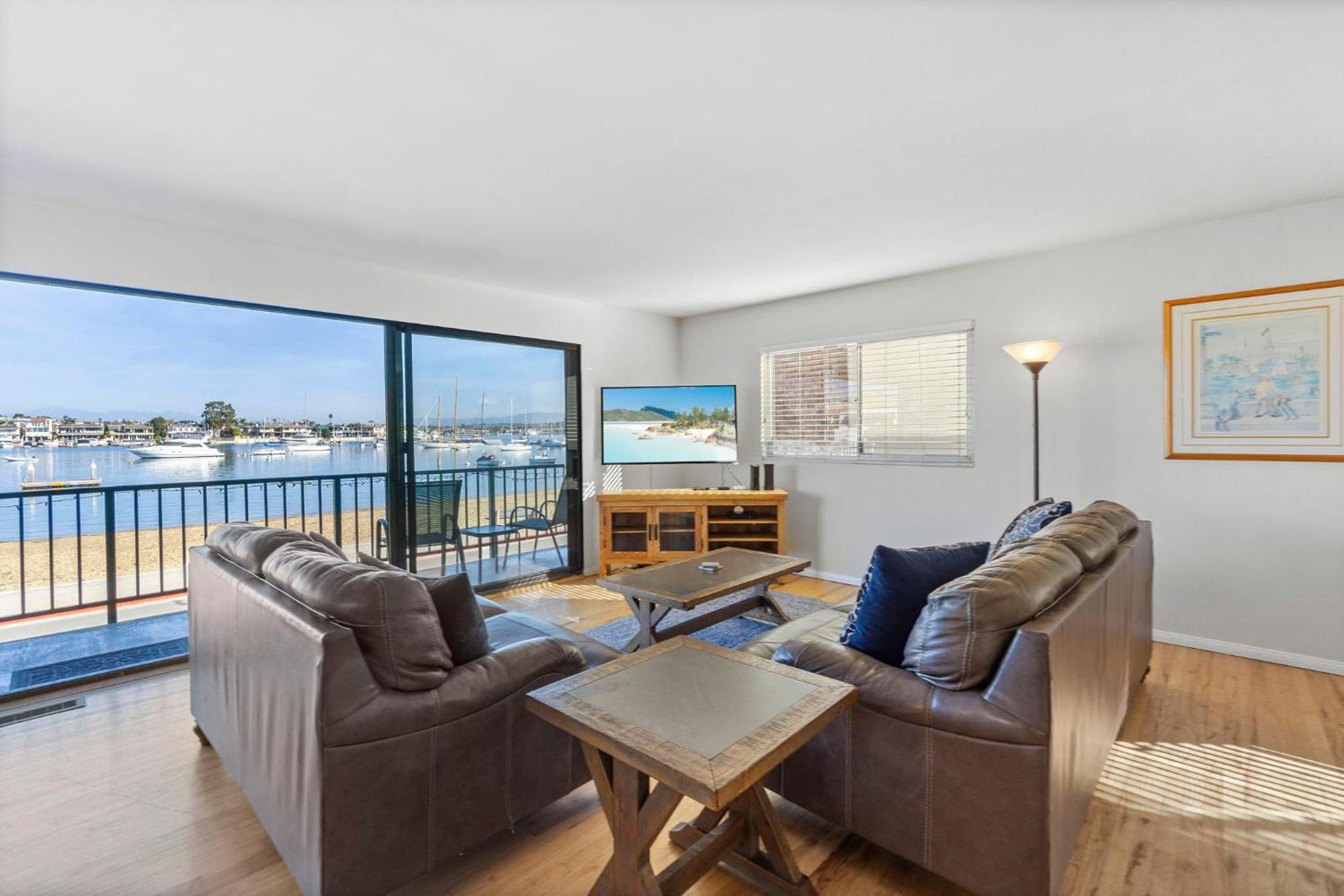 925 W Bay Ave Holiday home