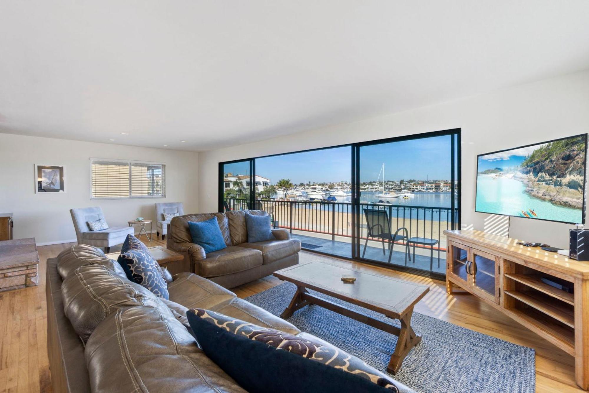 925 W Bay Ave Holiday home