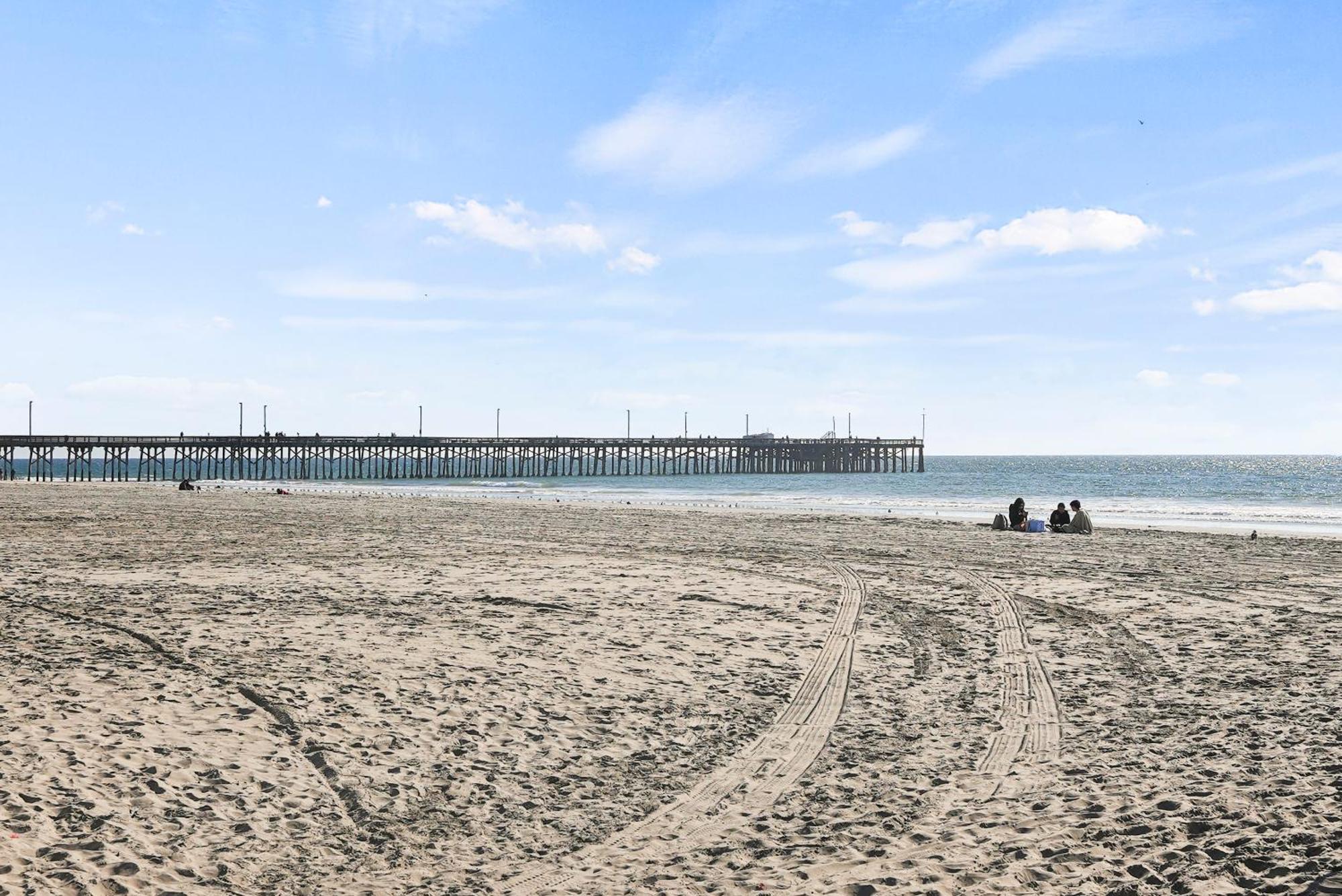 Beachfront Getaway With Ocean Views And Private Patio Holiday home Newport Beach