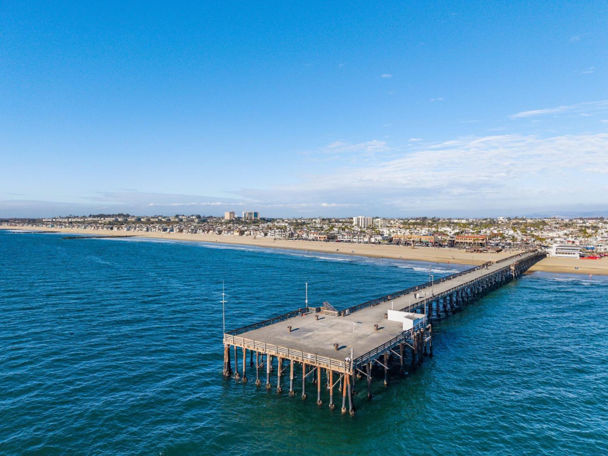 Beachfront Getaway With Ocean Views And Private Patio Holiday home Newport Beach