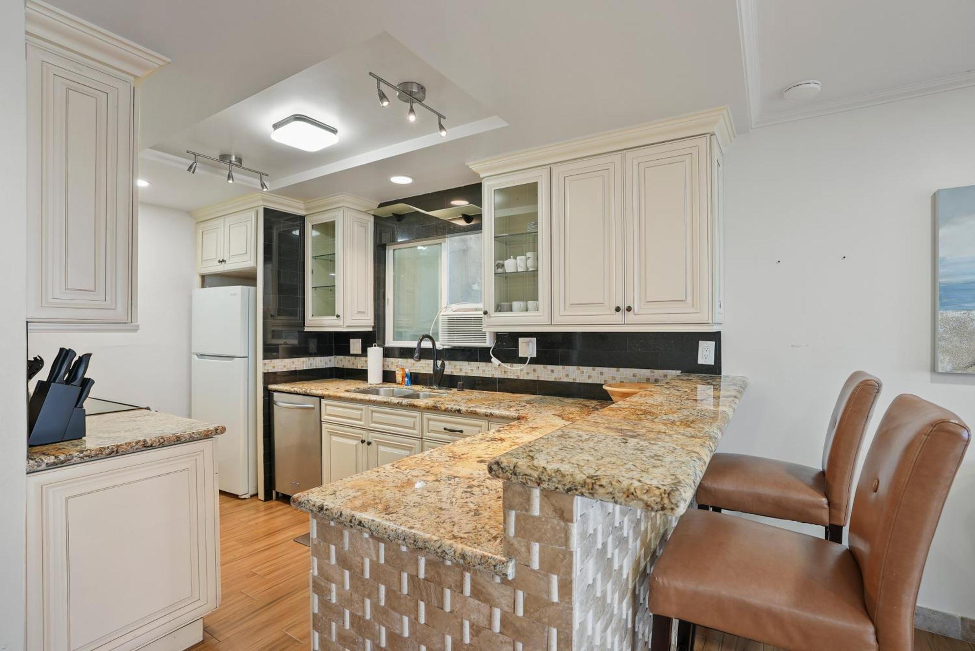Holiday home Beachfront Getaway With Ocean Views And Private Patio