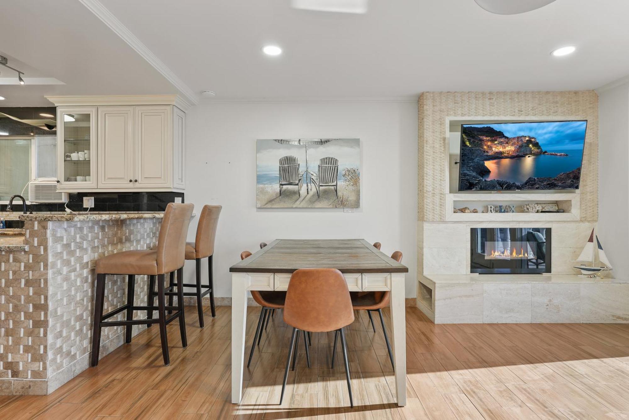 Holiday home Beachfront Getaway With Ocean Views And Private Patio Newport Beach