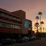 Bay Shores Peninsula Hotel