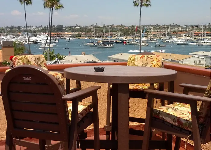 Bay Shores Peninsula Hotel