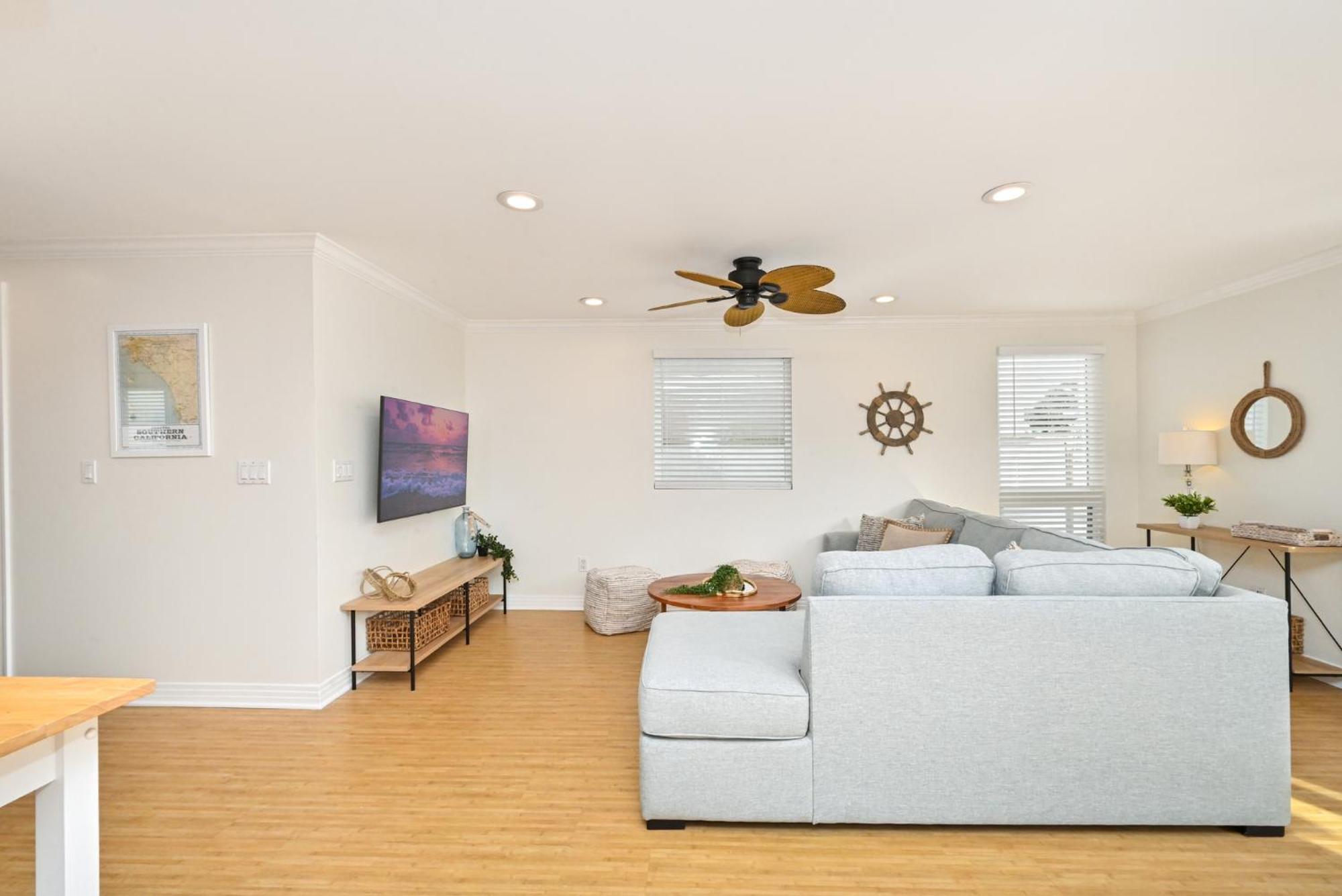 Holiday home Freshly Renovated House Steps To The Newport Beach