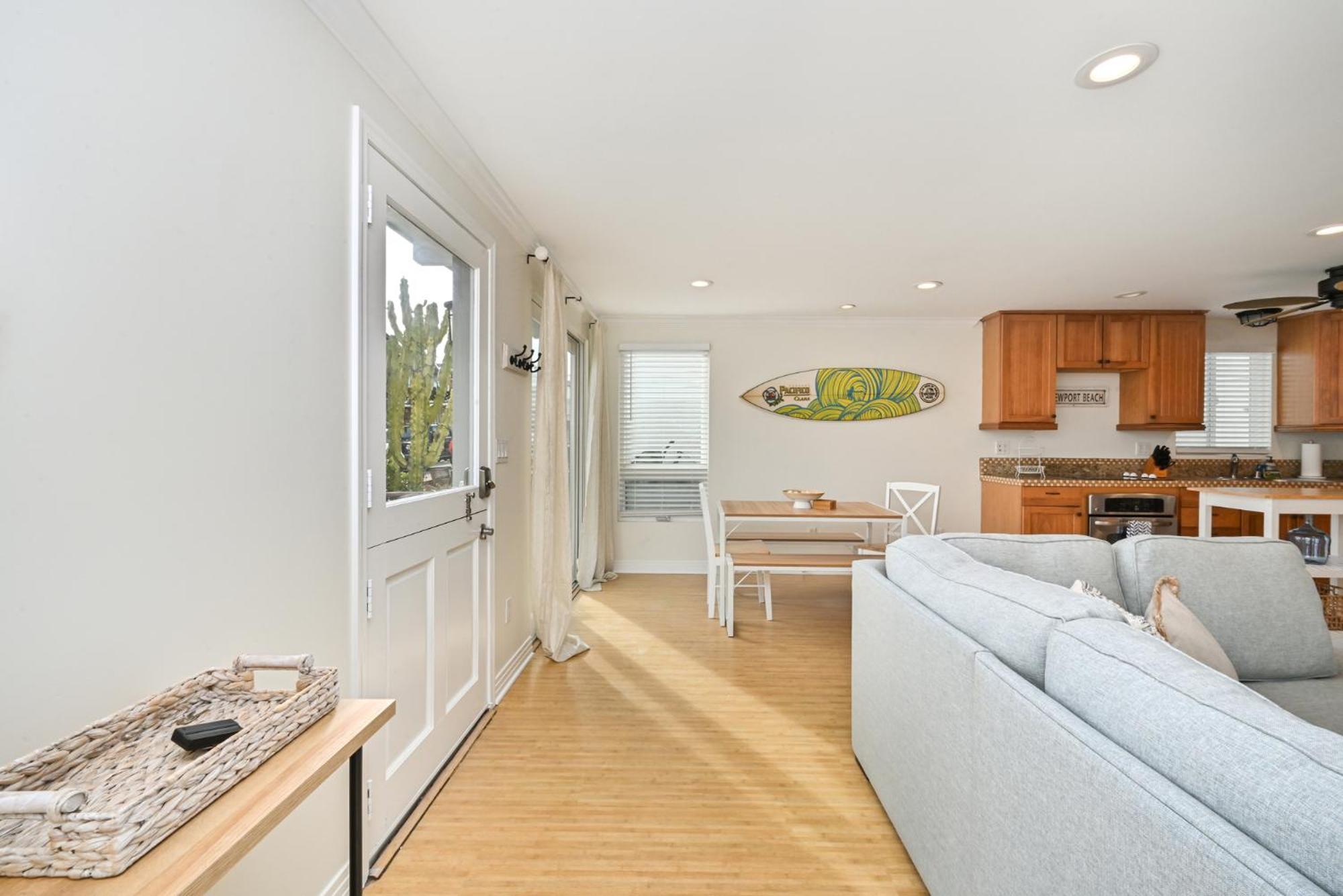Freshly Renovated House Steps To The