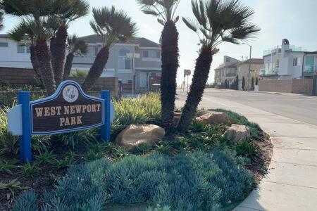 Awesome 3br 2bth 1 Block To C2 * Newport Beach
