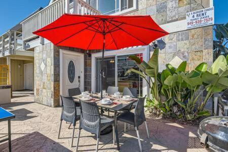 Holiday home Awesome 3br 2bth 1 Block To C2 *