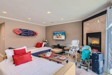 Awesome 3br 2bth 1 Block To C2 Newport Beach