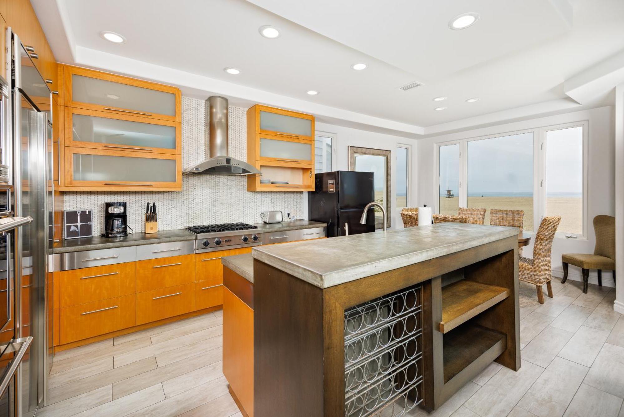 204 E Oceanfront * Newport Beach