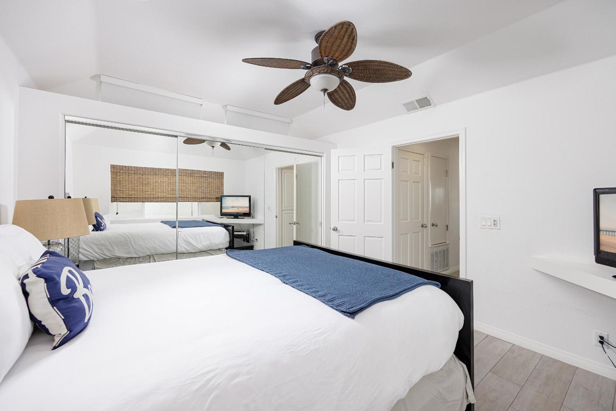 204 E Oceanfront Apartment