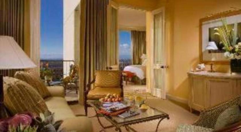 Hotel Fashion Island